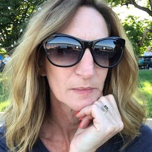 Meet your Posher, Carla